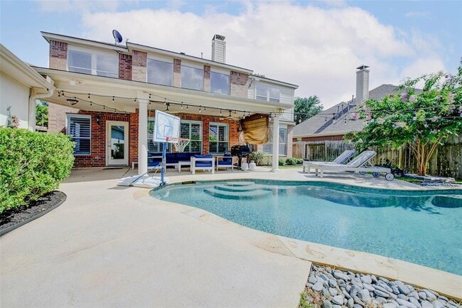 Building Photo - 26210 Goldenport Ln