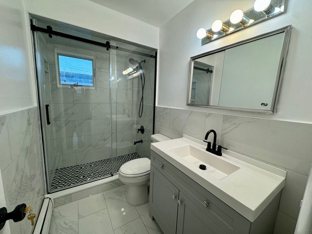 Building Photo - 331 Capitol St