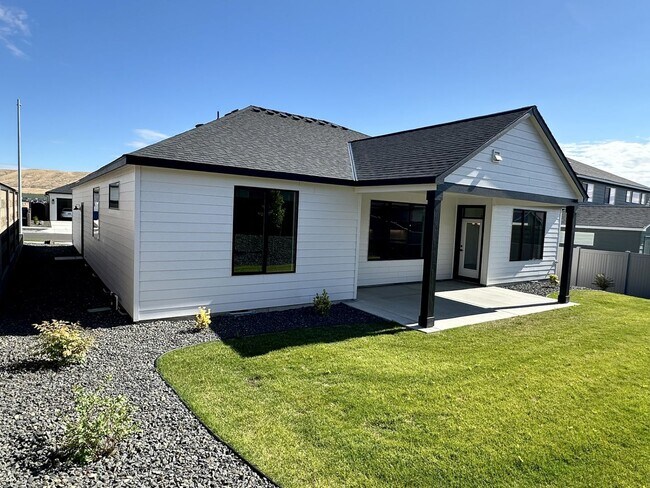 Building Photo - Brand New 3-Bed, 2-Bath Home for Lease – 1,877 sq ft in South Richland