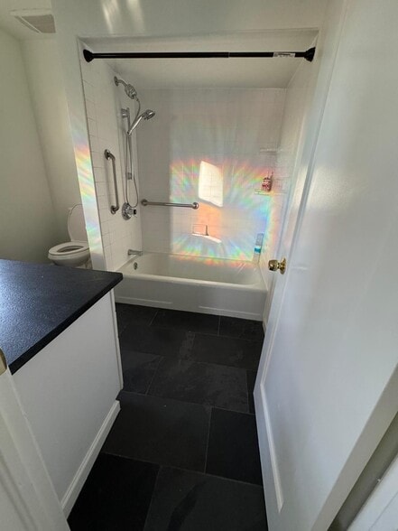 Primary bathroom - 9100 Grandview Ave