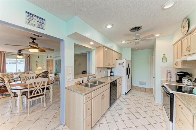 Building Photo - 265 Dorchester Dr