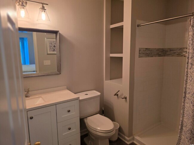 Building Photo - 1 Club Cir