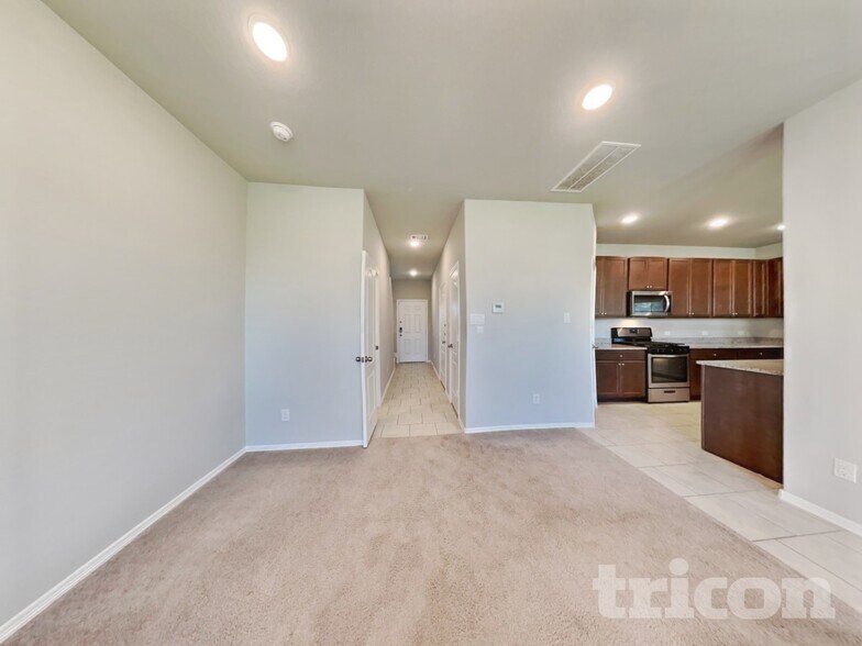 Building Photo - 40807 Mostyn Hill Dr