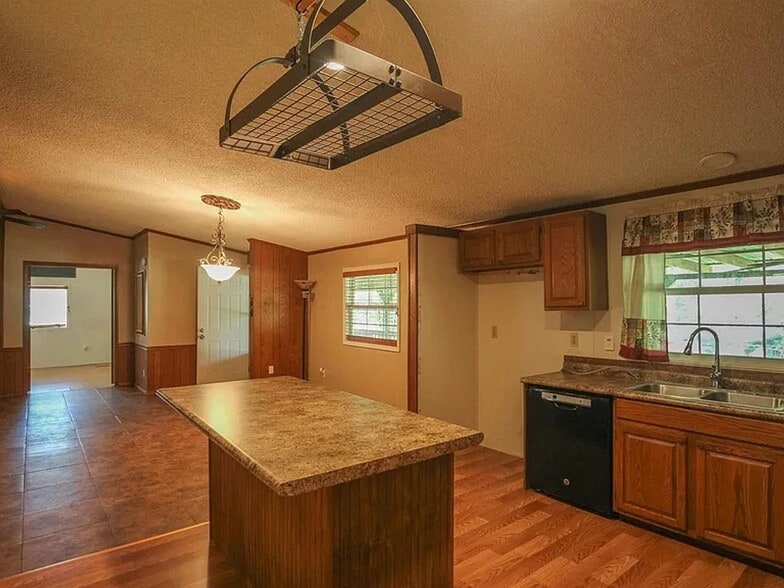 Building Photo - 20501 Shore Breeze Ln