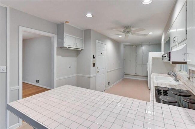 Building Photo - 1896 Winchester Trail