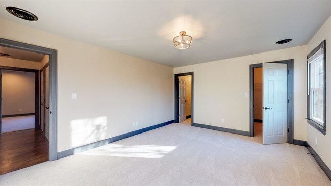Building Photo - 311 Patchen Dr