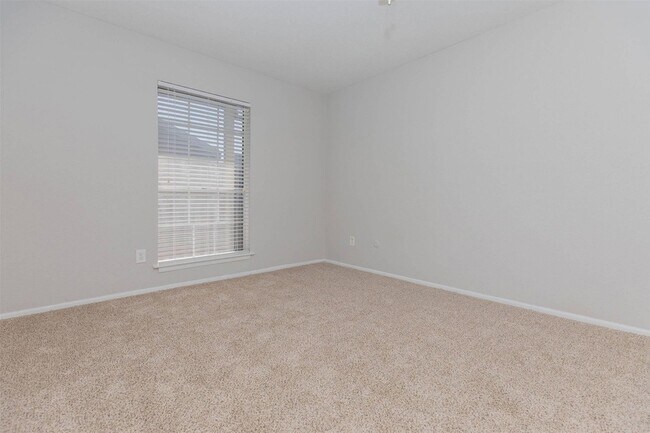 Building Photo - 3125 Crestdale Dr