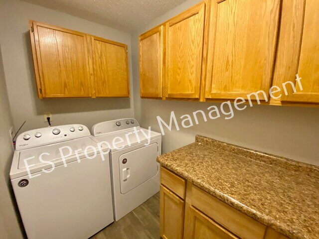 Building Photo - Welcome home to this stunning 4-bedroom, 2.5-bath home in Camby!