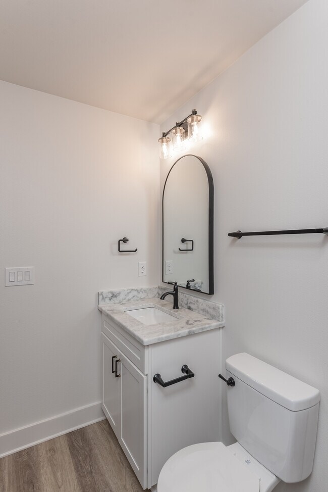 Building Photo - 2540 Hallmark Dr