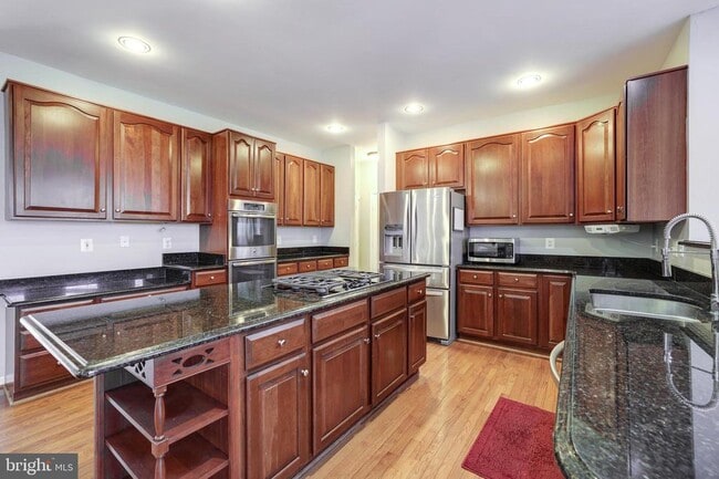 Building Photo - 43258 Meadowood Ct