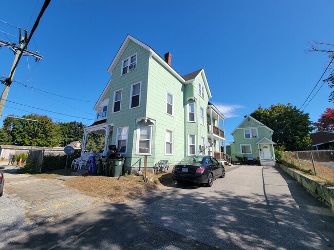 Building Photo - 385-387 Belmont St