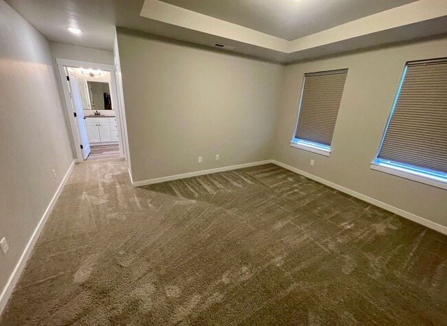 Building Photo - Spacious 3-bedroom and 2nd living room 2 1/2-full bath with New carpet, pad and LVT flooring