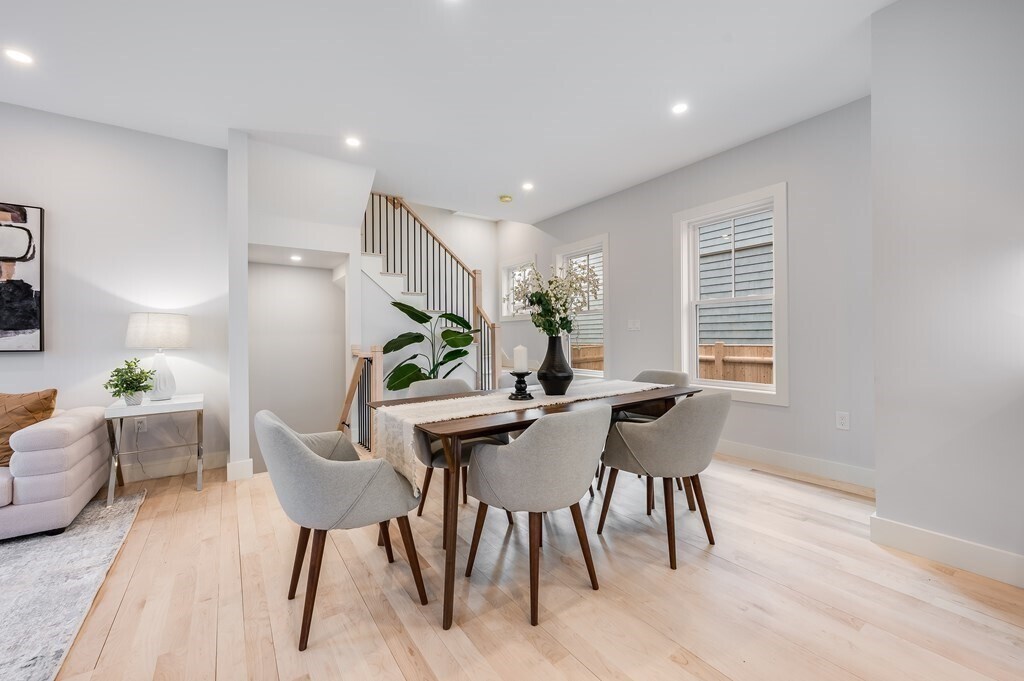 Building Photo - 11 Tufts St