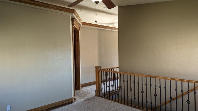 Building Photo - 695 Crystal Dr
