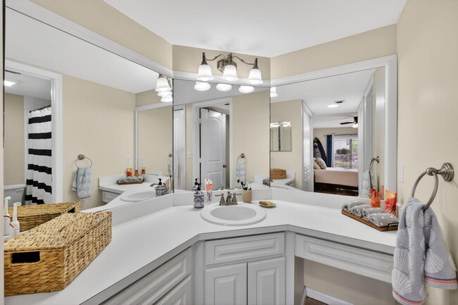 Building Photo - 950 S Kanner Hwy