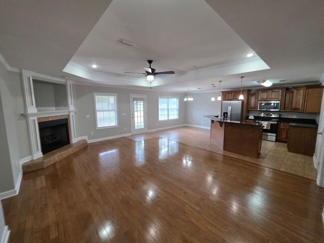 Building Photo - 107 Camellia Dr