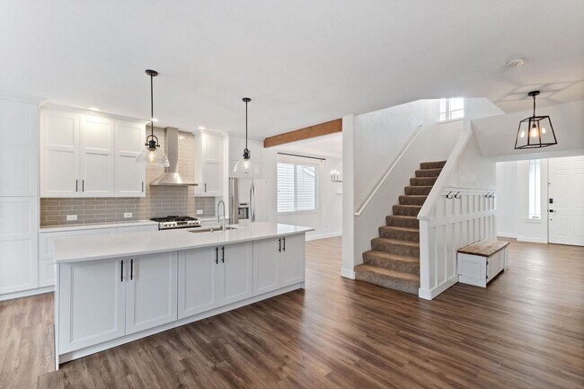 Building Photo - 14081 SW Viewpoint Ct