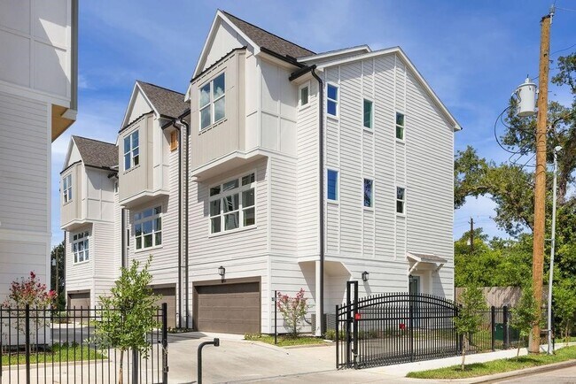 Building Photo - 1715 Mary St