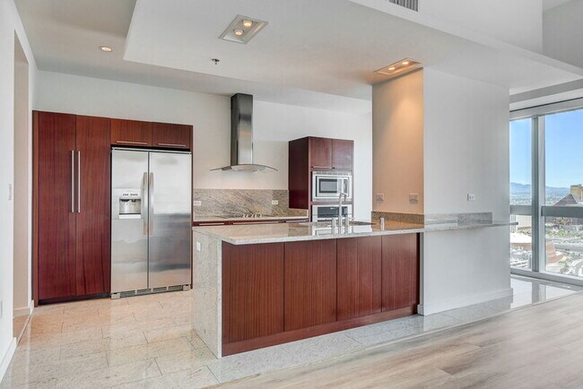 Building Photo - 4471 Dean Martin Dr