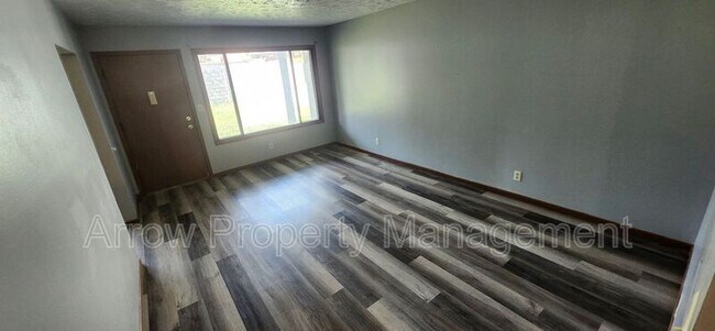 Building Photo - 828 E Street-105