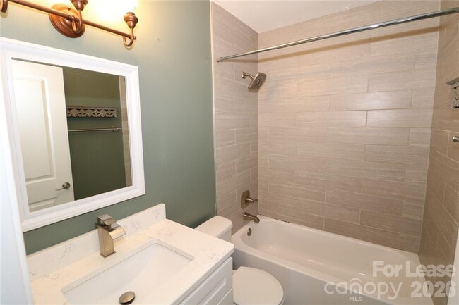 Building Photo - 2227 Celia Ave