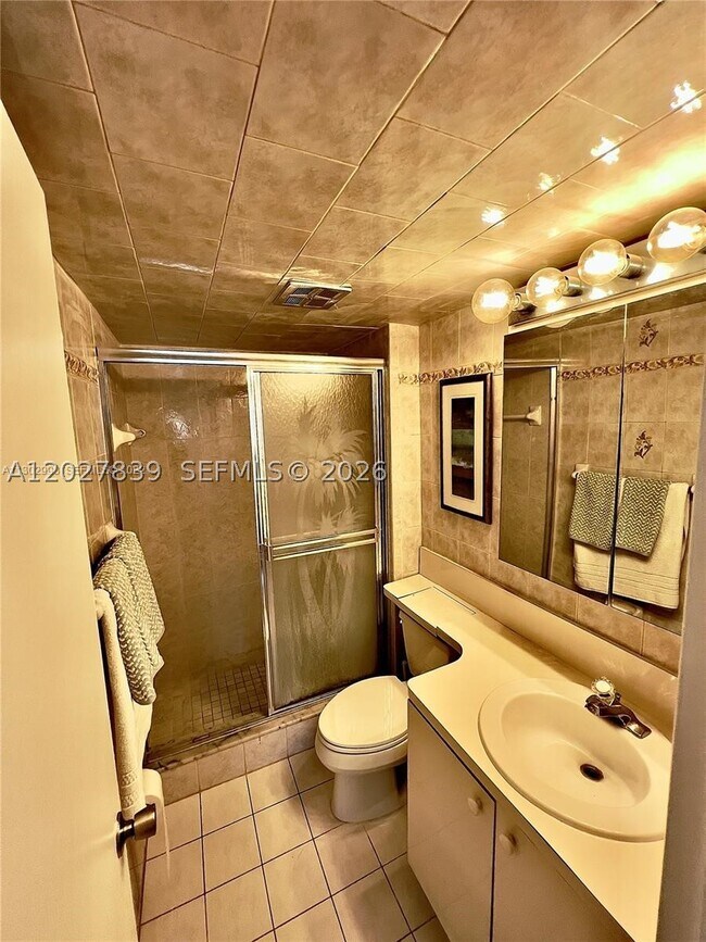 Building Photo - 501 Blue Heron Dr
