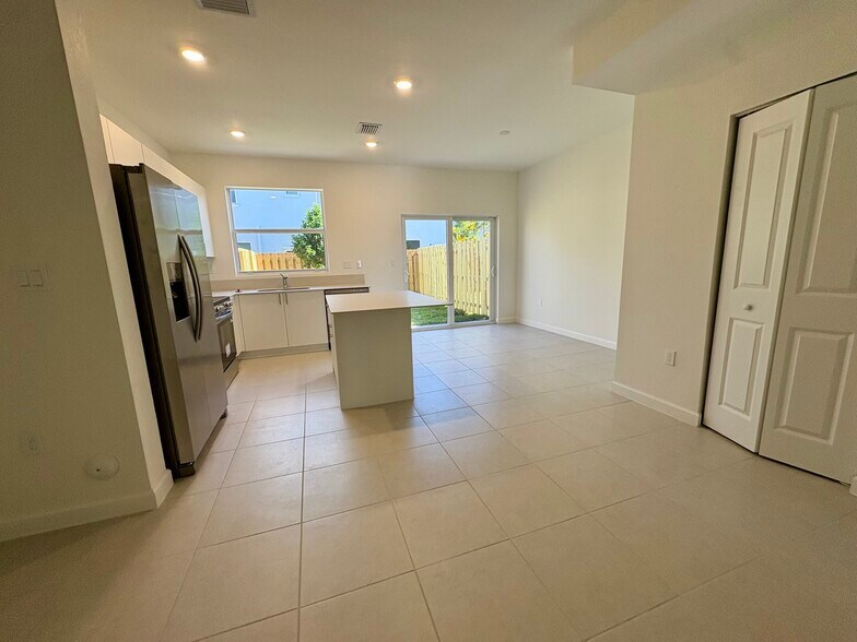 Building Photo - 35631 SW 178th Pl