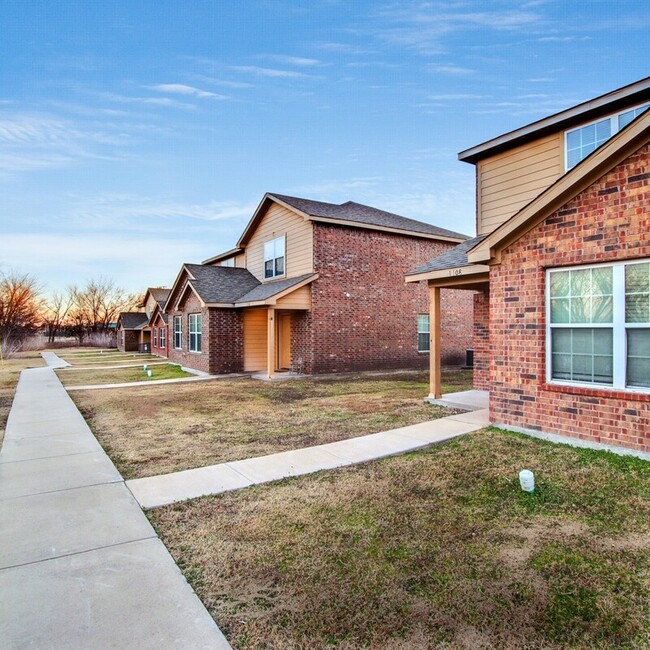 Building Photo - 1708 S Waco St