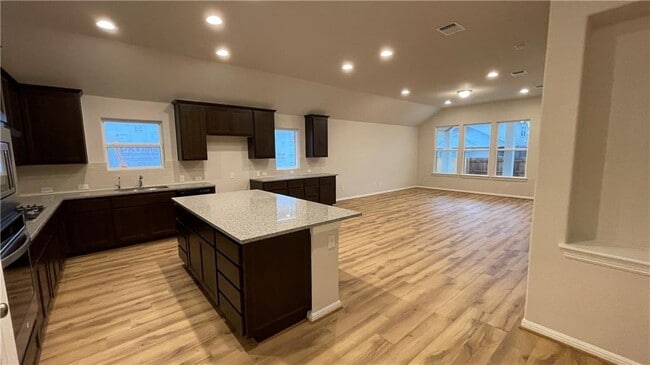 Building Photo - 6617 Covina Ln