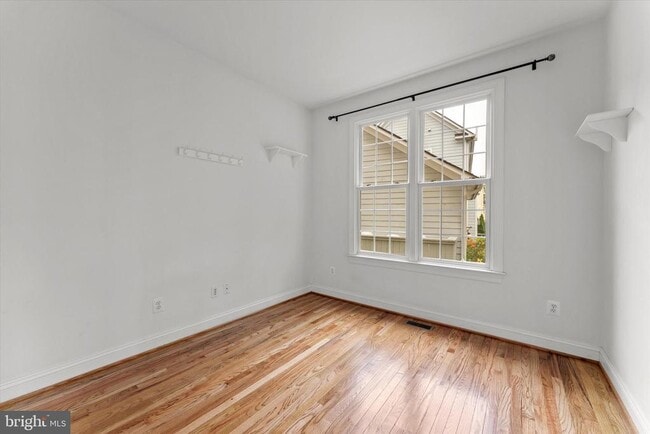Building Photo - 116 Desales Dr