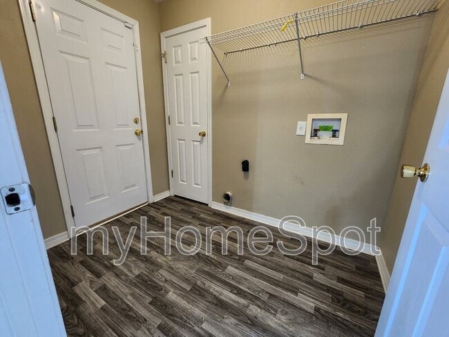 Building Photo - 1589 Galvin Ave