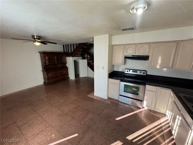 Building Photo - 518 Delfern Ln