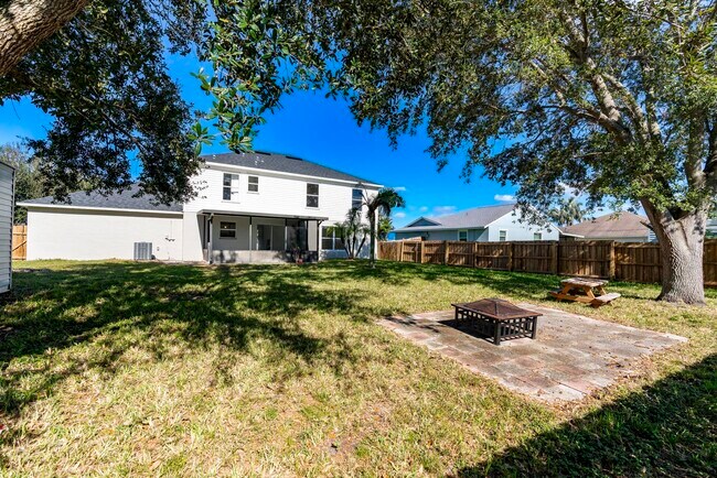 Building Photo - 2056 SW Grant Ave