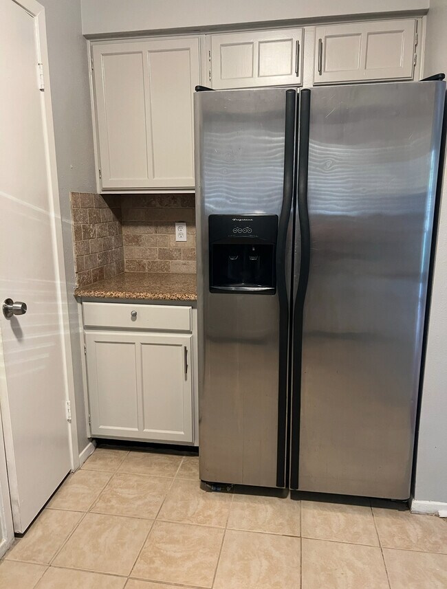 Building Photo - 20003 Rustlewood Dr