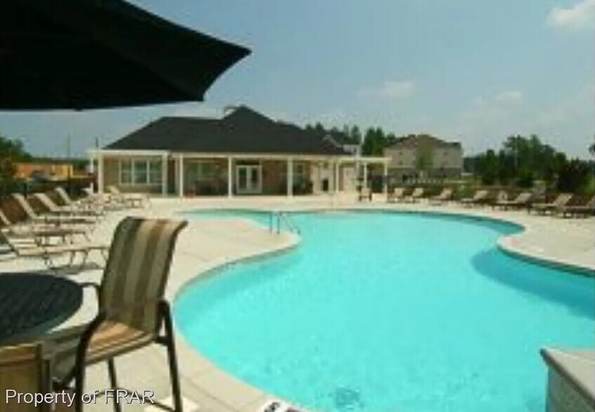 Building Photo - 616 Marshtree Ln