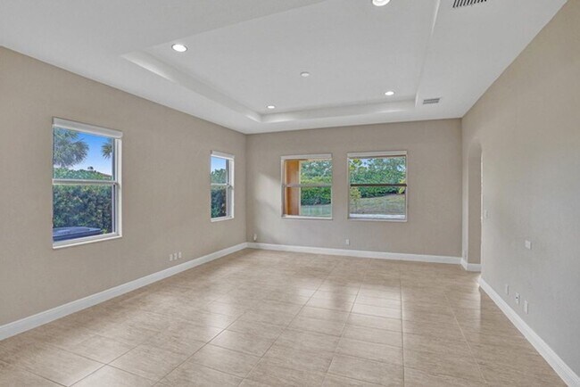Building Photo - Great Pool Home with excellent lake View in Heron Bay, Parkland