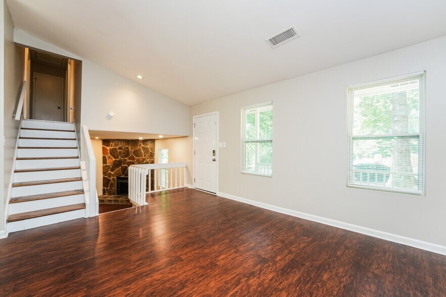 Building Photo - 5394 Greenhedge Ct