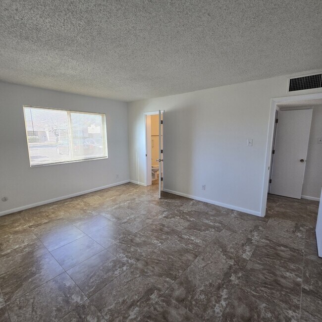 Building Photo - 55+ Community, Condo for rent