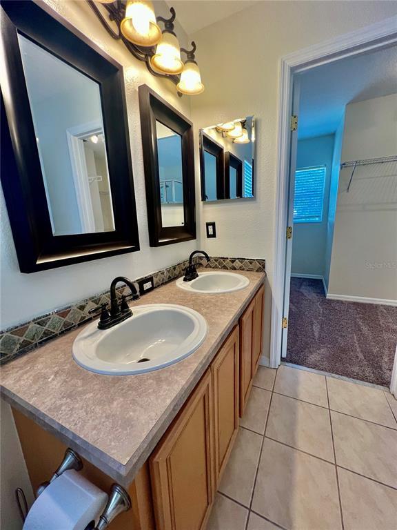 Building Photo - 2509 Silvermoss Dr