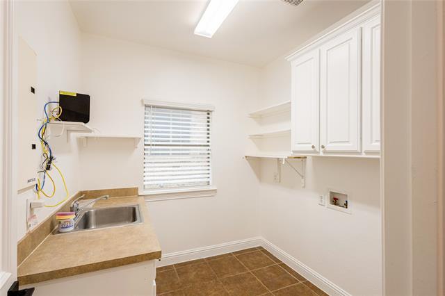 Building Photo - 2408 Lady of the Lake Blvd