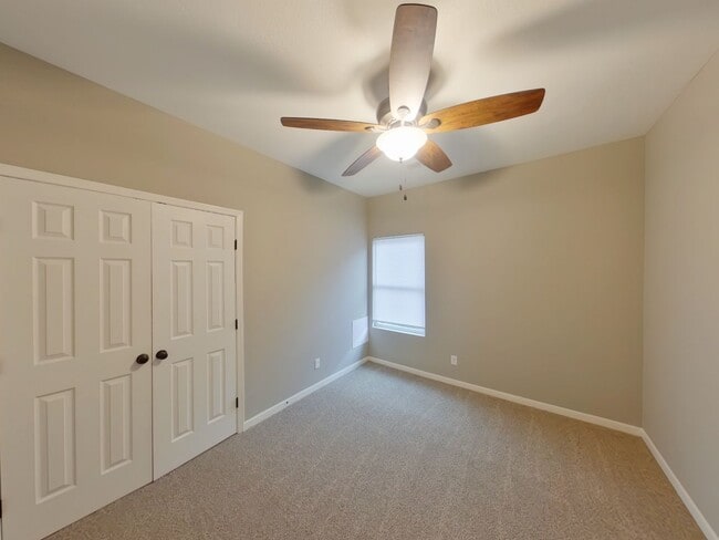 Building Photo - 447 S Longbranch Dr