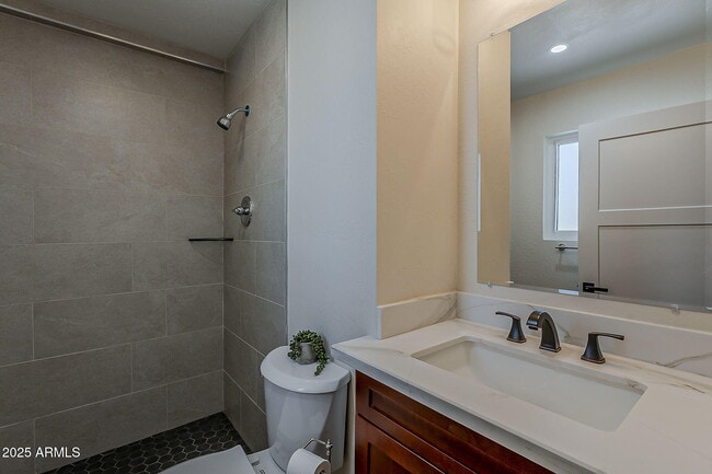 Building Photo - 8215 E Cypress St