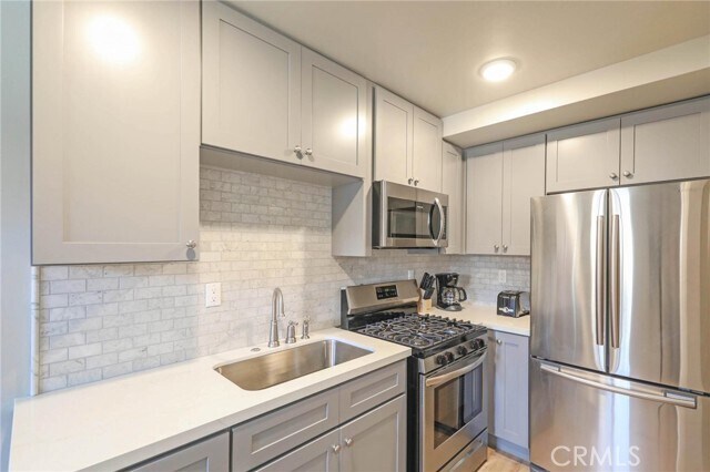 Building Photo - 327 3rd St