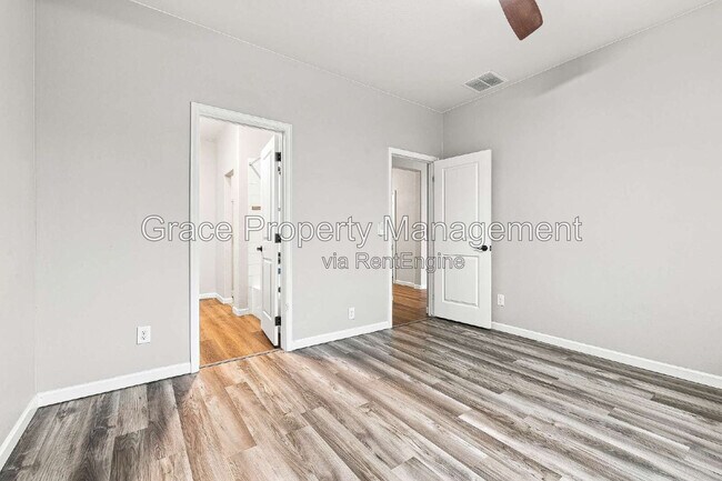 Building Photo - 8883 Ventura Ct