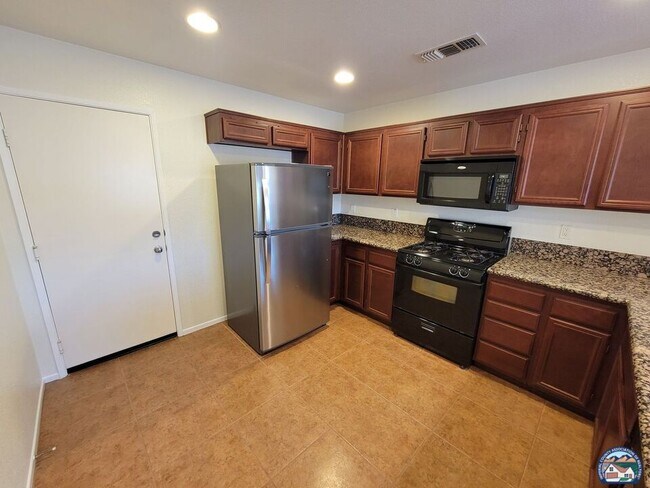 Building Photo - 642 Brewer Rd