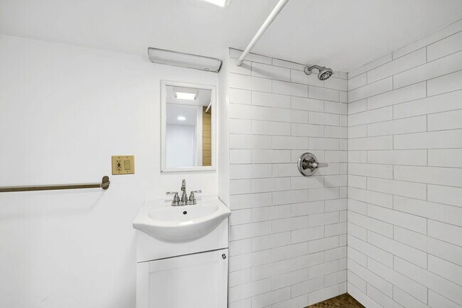 Building Photo - 3421 Haven St