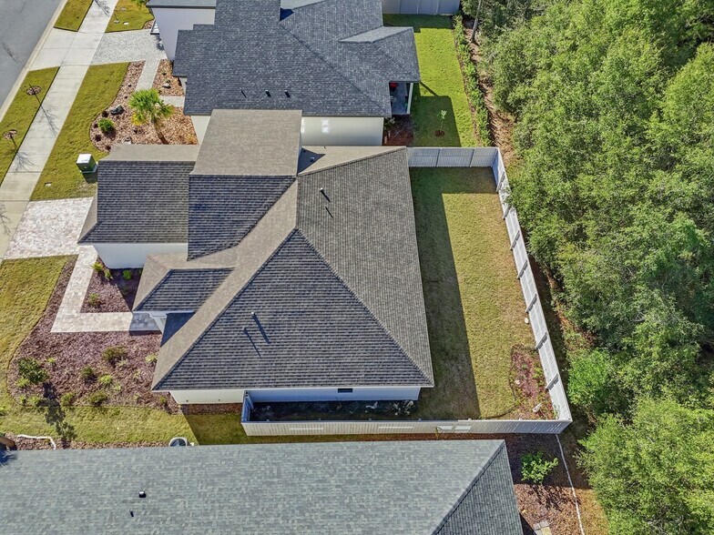 Building Photo - 534 SW 145th Dr