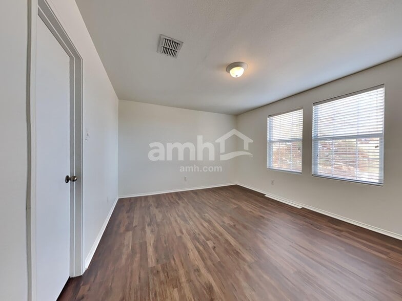 Building Photo - 1246 Yukon Dr