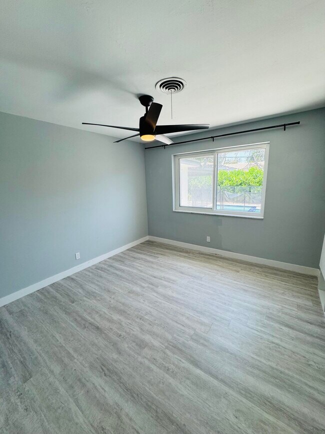 Building Photo - 2171 NE 62nd Ct