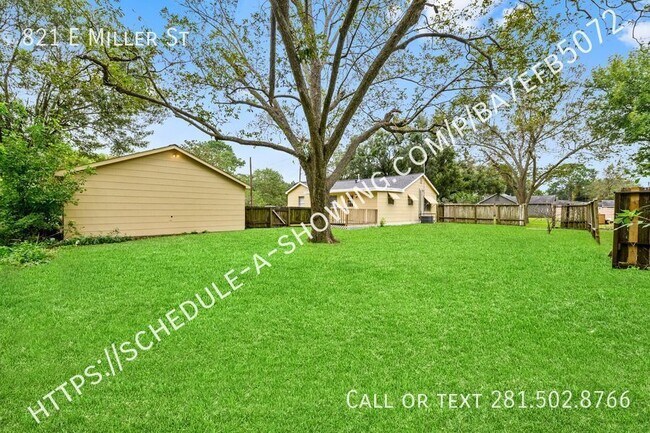 Building Photo - 821 Miller St